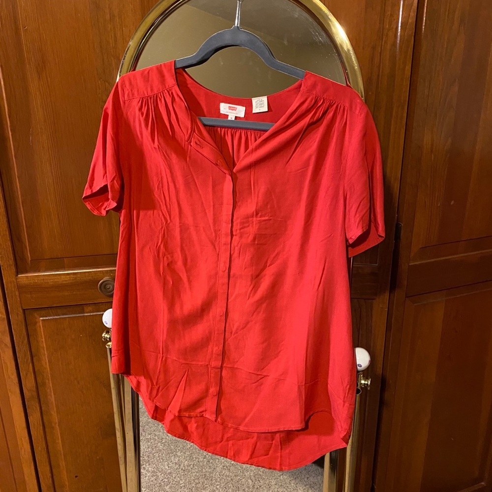 Levi’s Burnt Orange Top